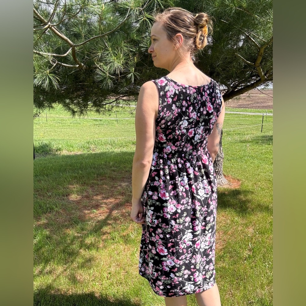 Smocked Floral Dress - Picture 2 of 3
